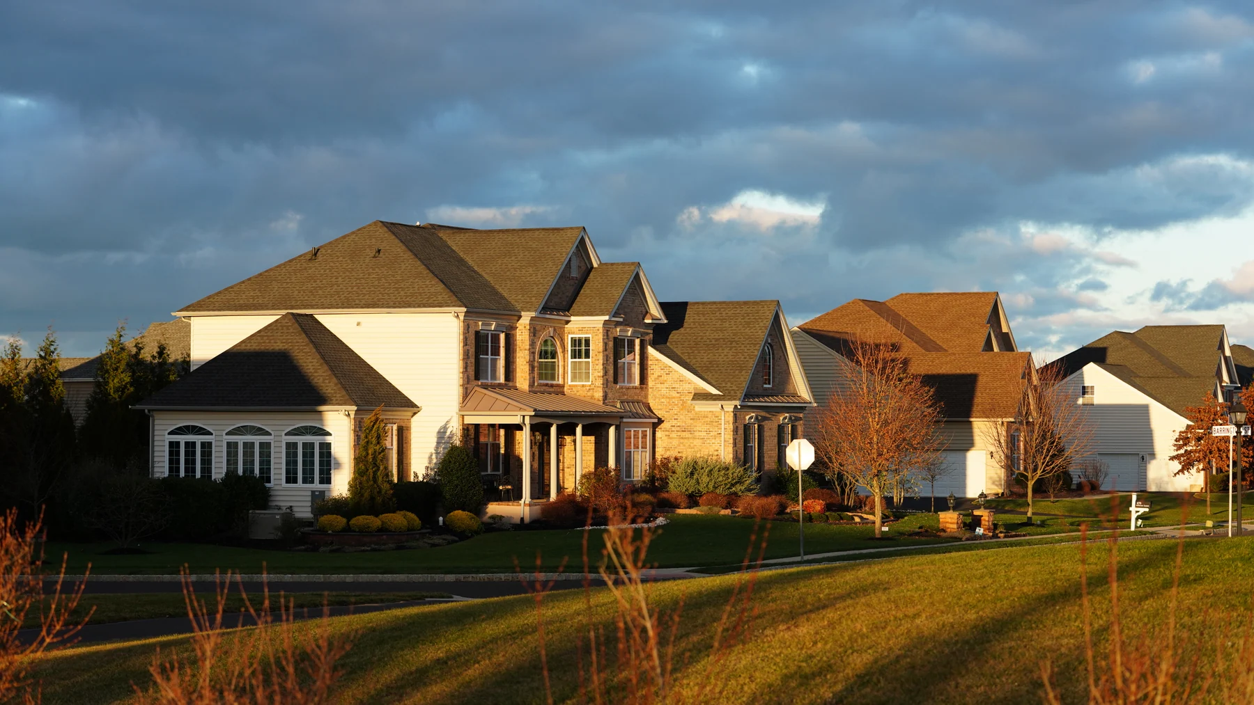 Suburban neighborhood representing Morris, Alabama residential living